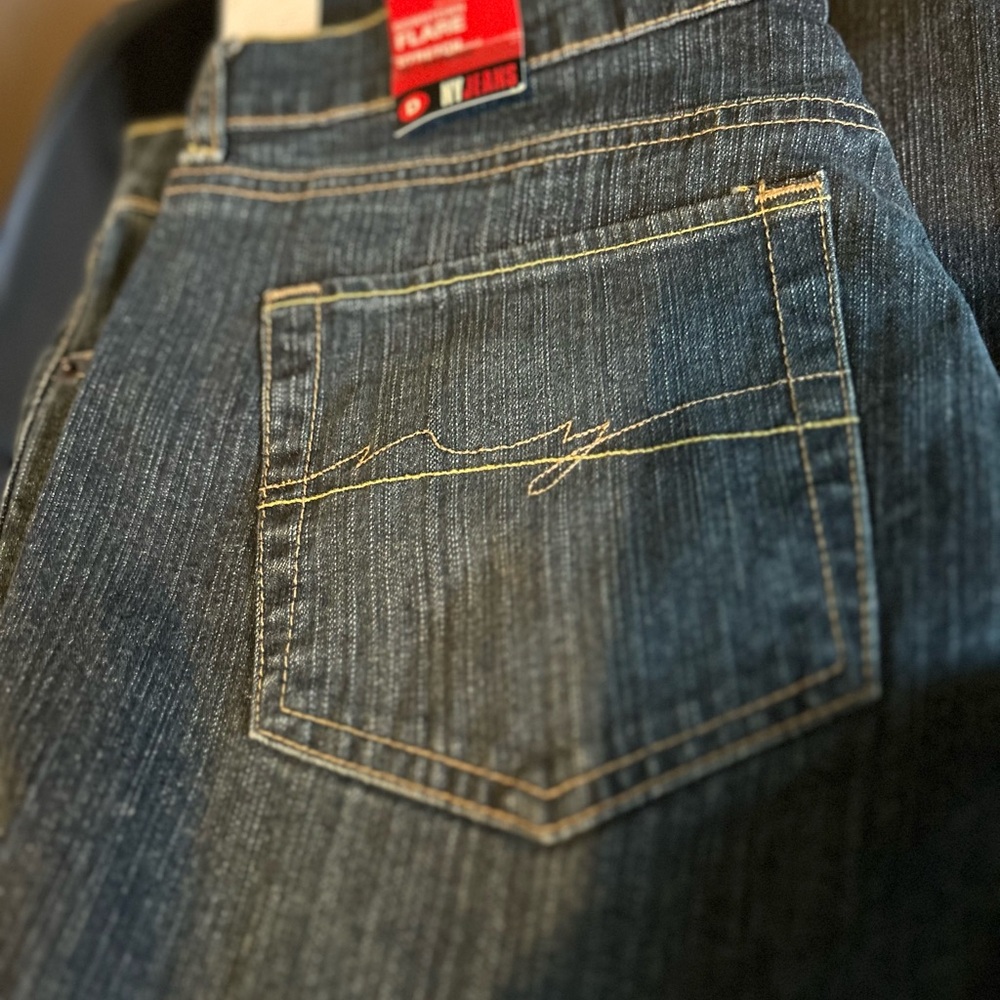 Ladies blue jeans new with tag